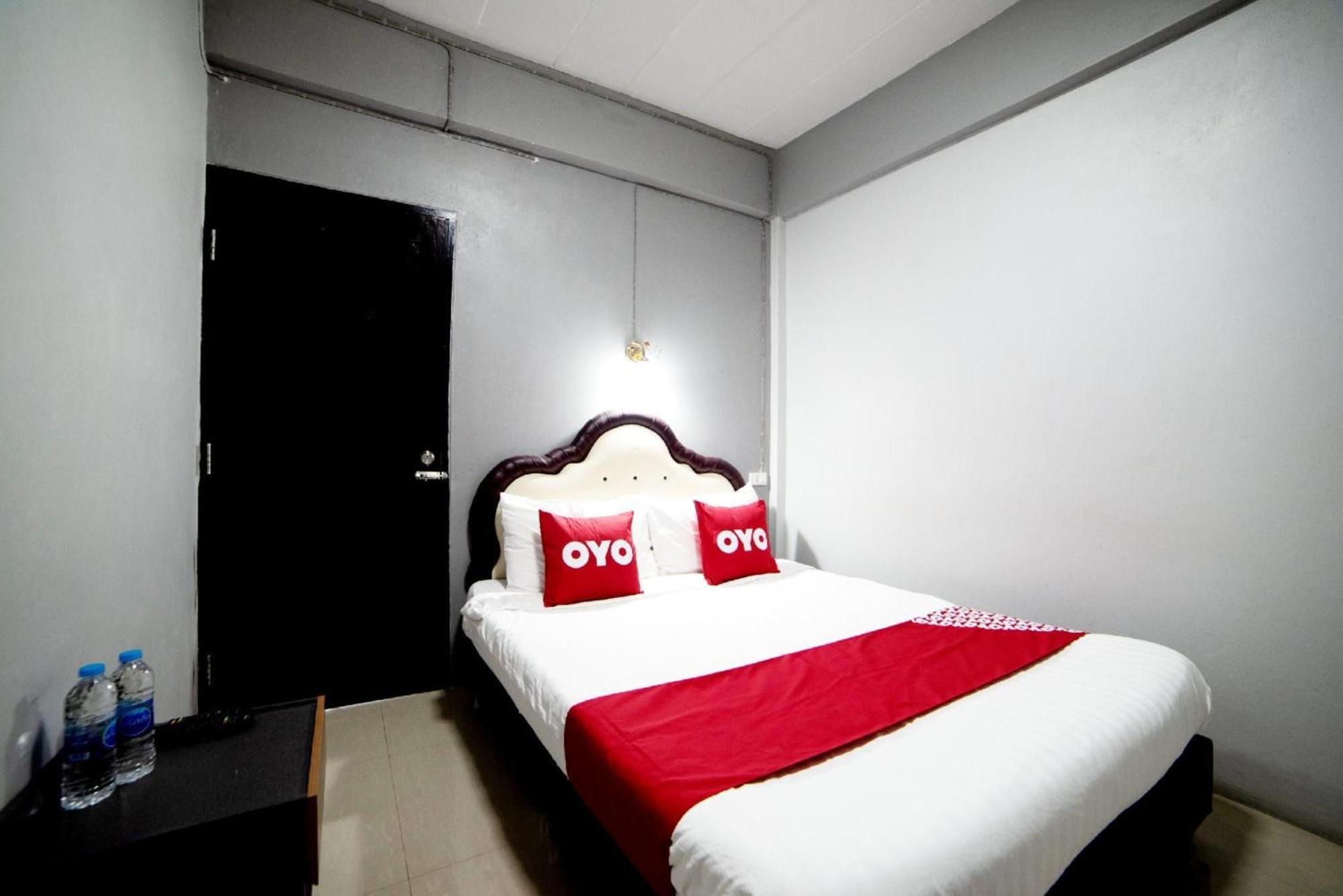 Oyo 465 Krung Kao Traveller Lodge Phra Nakhon Si Ayutthaya Zewnętrze zdjęcie