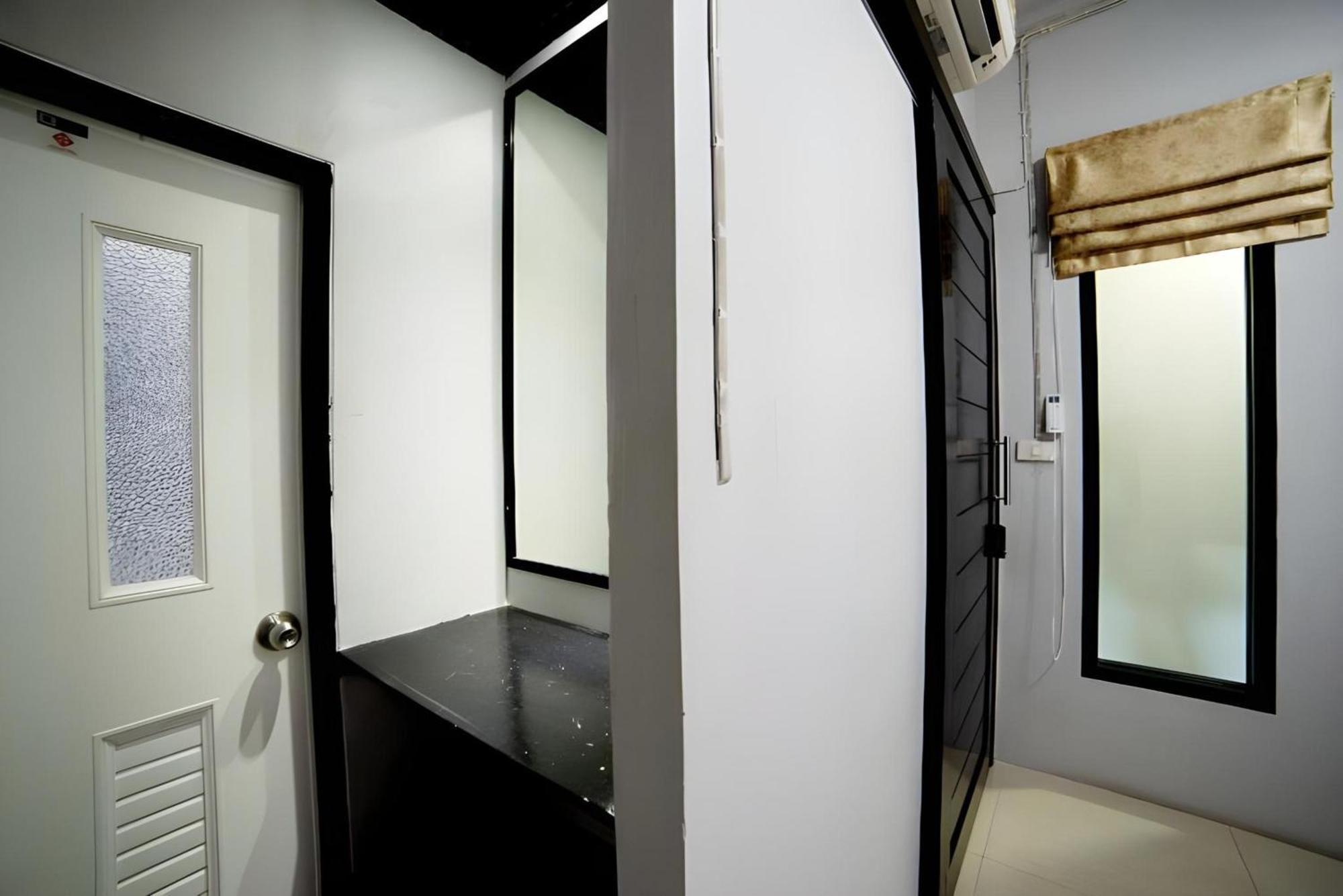 Oyo 465 Krung Kao Traveller Lodge Phra Nakhon Si Ayutthaya Zewnętrze zdjęcie