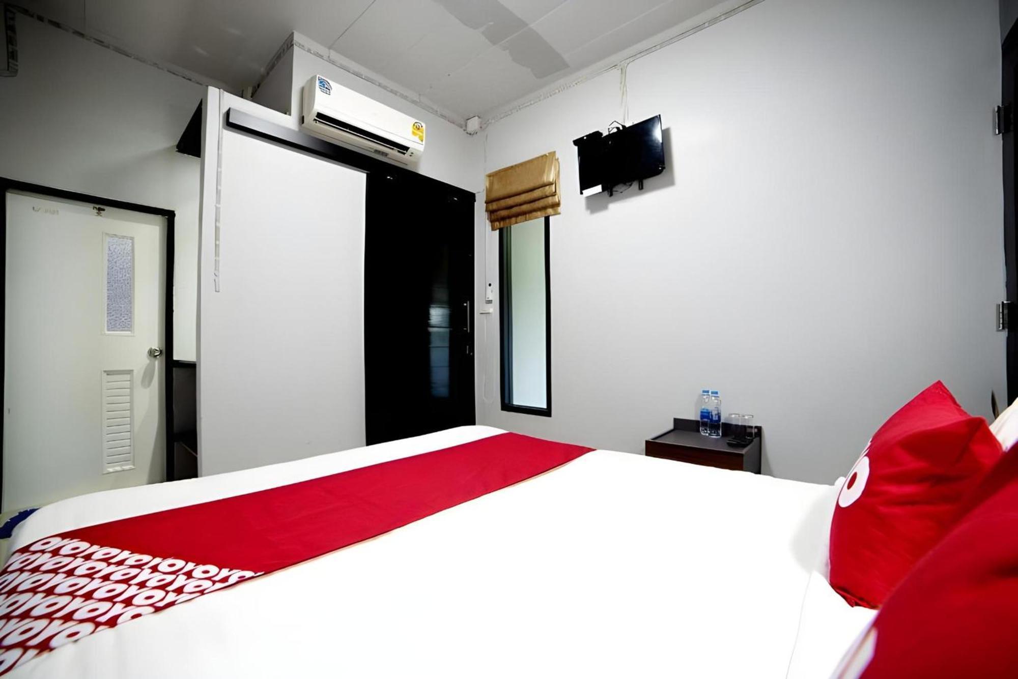 Oyo 465 Krung Kao Traveller Lodge Phra Nakhon Si Ayutthaya Zewnętrze zdjęcie